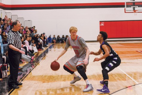 Men lose to Joliet in regular season finale