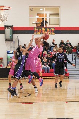 Hot-shooting trio clinches N4C conference with win over Joliet