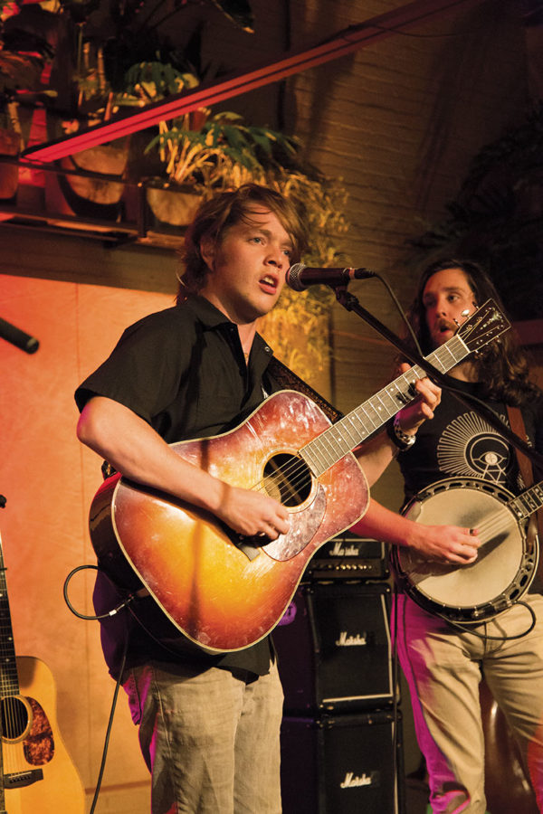 Billy Strings stirs up excitement.