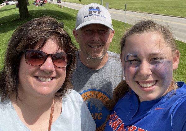 Ava Marx provided this selfie with her parents.
